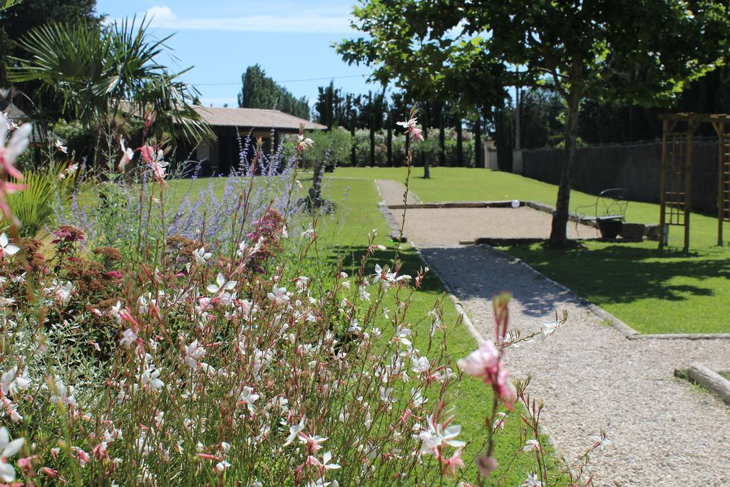 Mas Des Limites Bed & Breakfast Rognonas Bagian luar foto