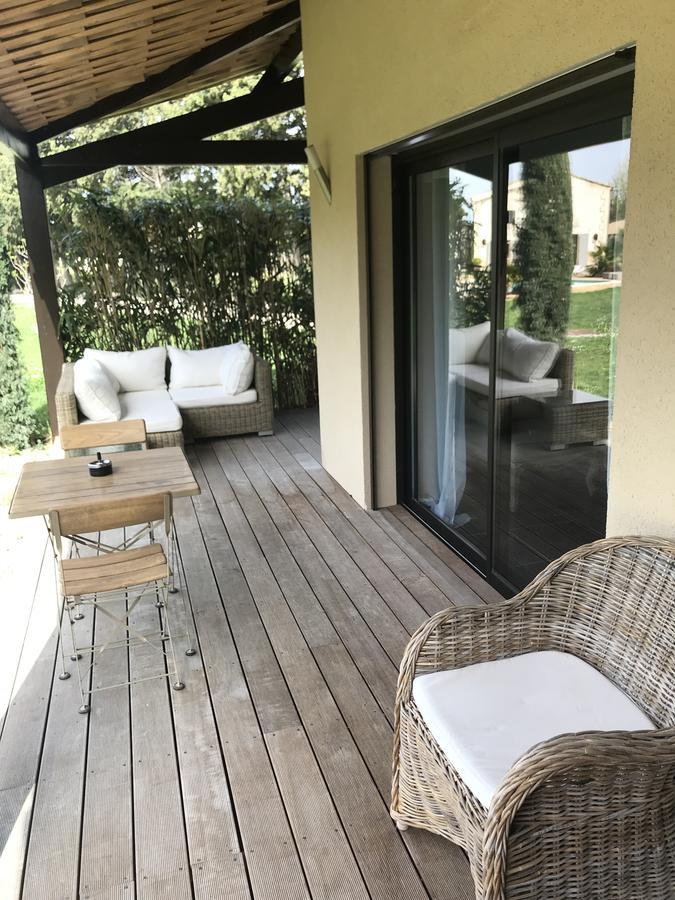 Mas Des Limites Bed & Breakfast Rognonas Bagian luar foto
