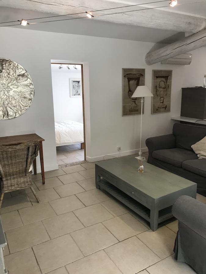 Mas Des Limites Bed & Breakfast Rognonas Bagian luar foto