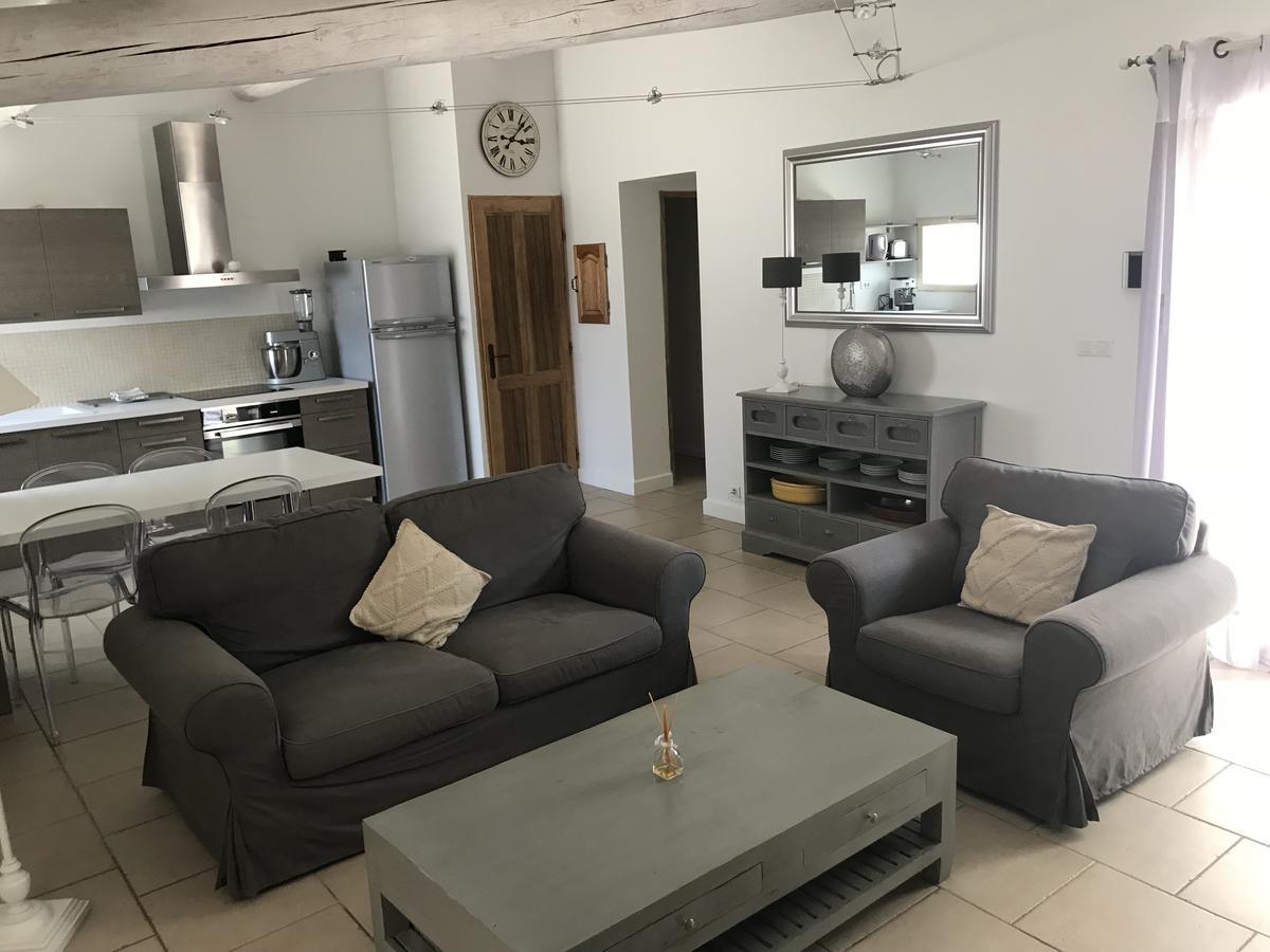 Mas Des Limites Bed & Breakfast Rognonas Bagian luar foto
