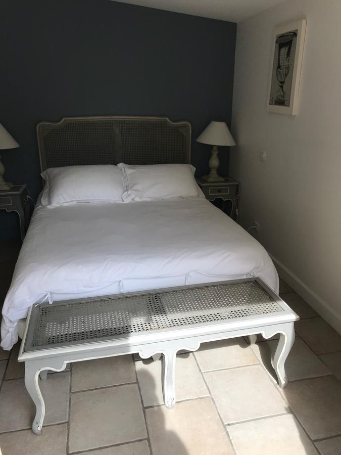 Mas Des Limites Bed & Breakfast Rognonas Bagian luar foto