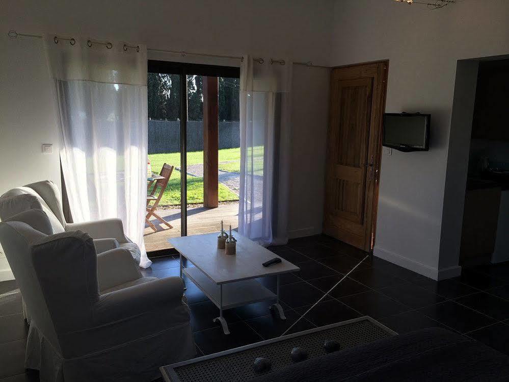 Mas Des Limites Bed & Breakfast Rognonas Bagian luar foto