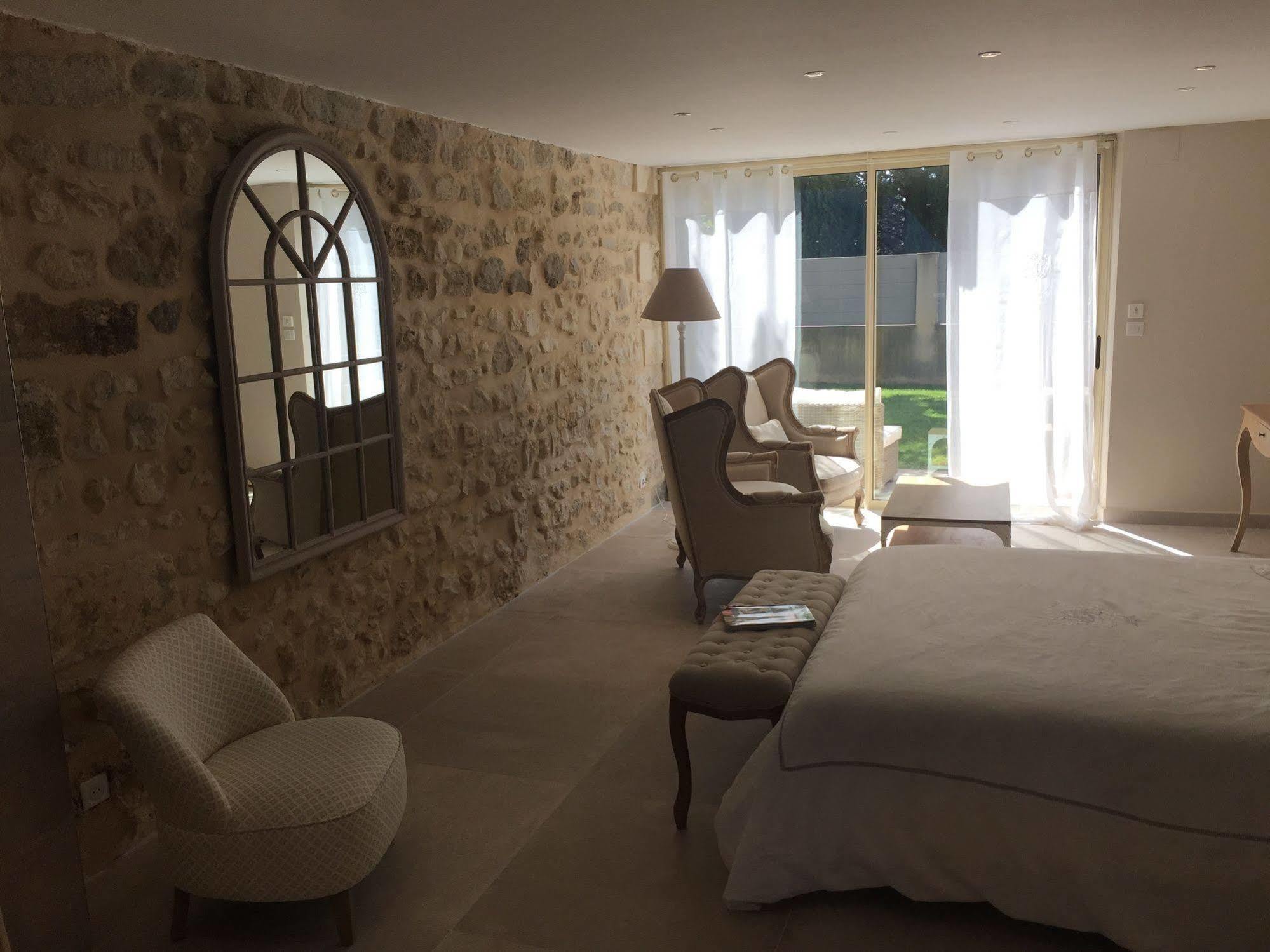 Mas Des Limites Bed & Breakfast Rognonas Bagian luar foto