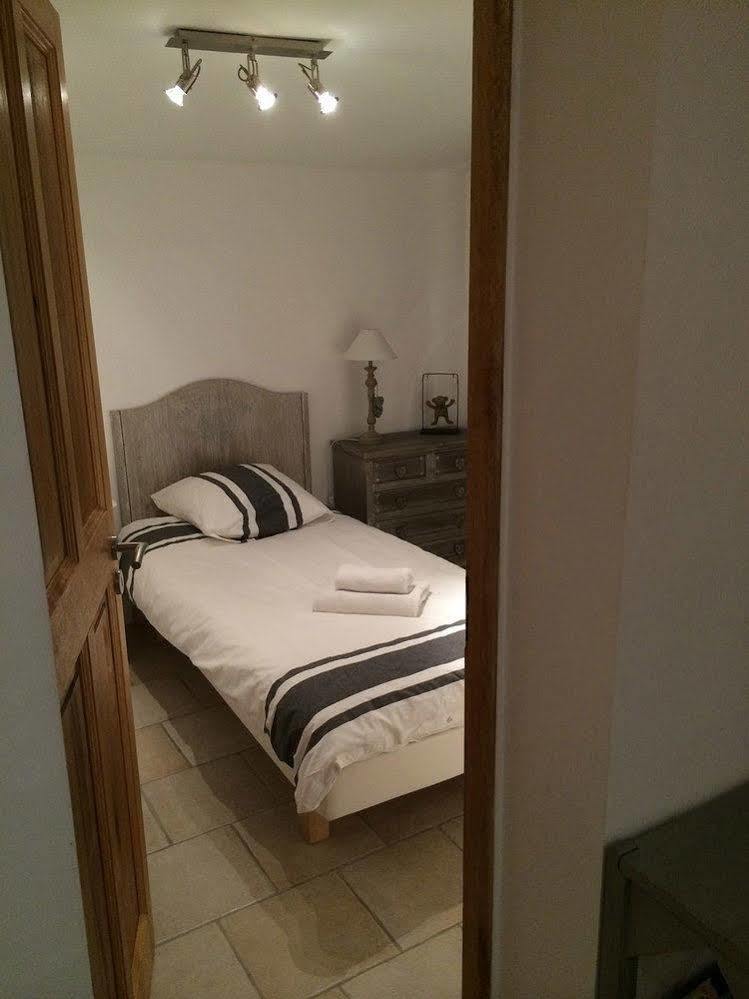 Mas Des Limites Bed & Breakfast Rognonas Bagian luar foto
